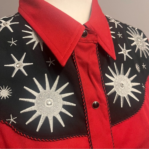 Roper Red and Black Western Shirt with Star Burst Design - Picture 11 of 13